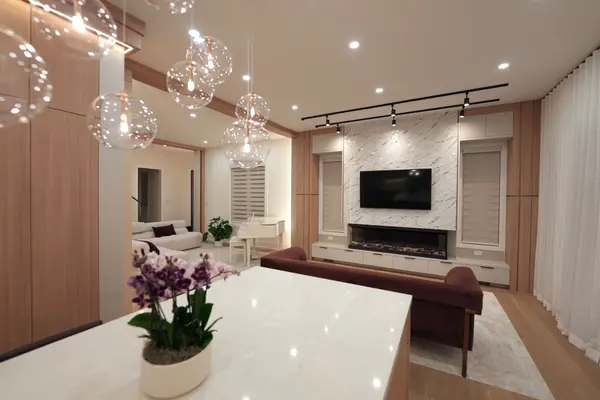 33 Thorndale AVE, Toronto W08, ON M8X 1W8