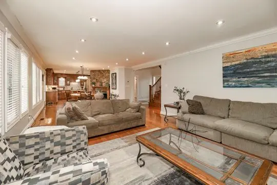 202 Radley RD, Mississauga, ON L5G 2R7