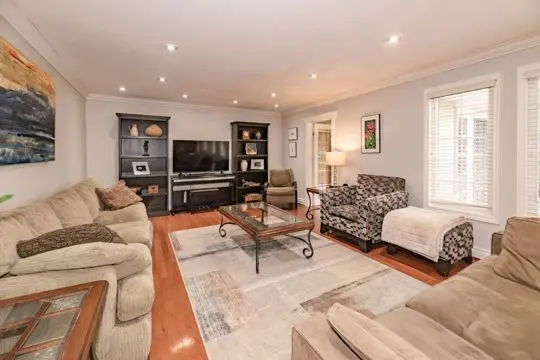 202 Radley RD, Mississauga, ON L5G 2R7