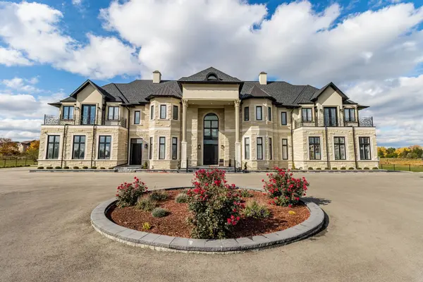 27 Morris CT, Brampton, ON L6P 0G7