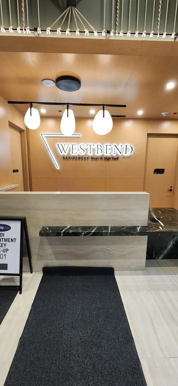 1660 Bloor ST W #1008, Toronto W02, ON M6P 1A8