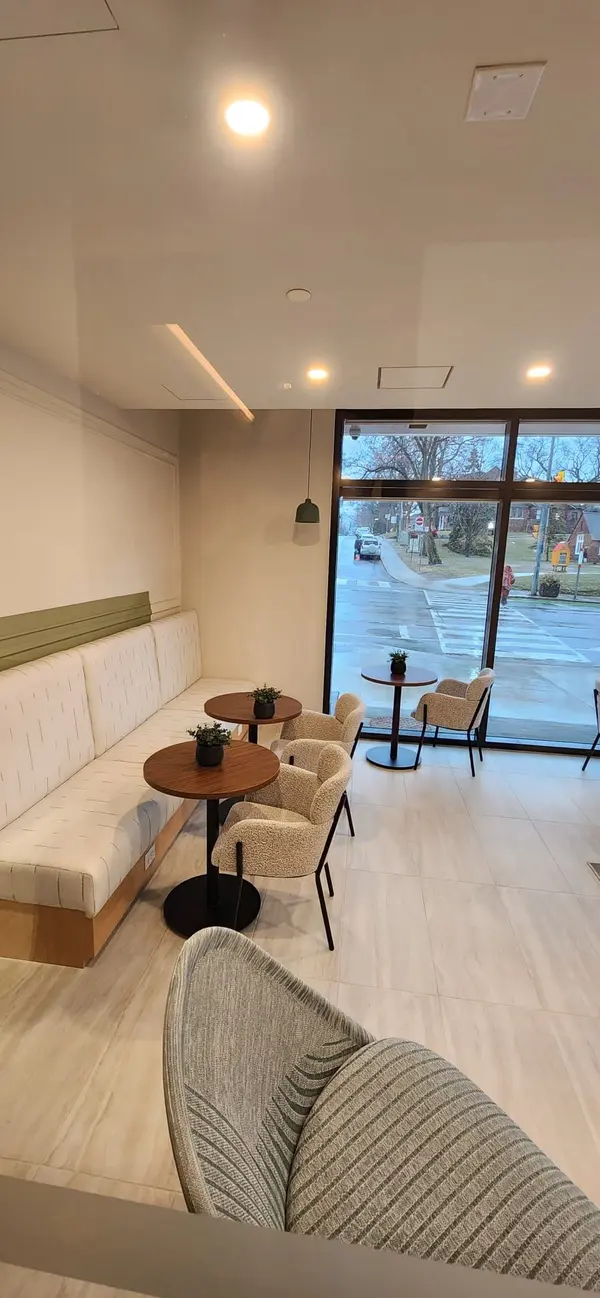 1660 Bloor ST W #1008, Toronto W02, ON M6P 1A8