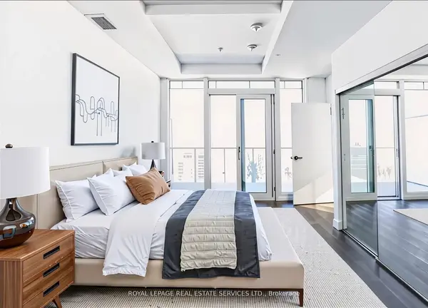 3900 Confederation Pkwy #4203, Mississauga, ON L5B 0M3