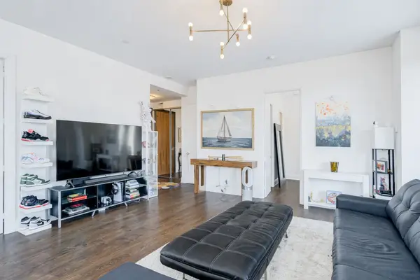 36 Park Lawn RD #203, Toronto W06, ON M8V 0E5