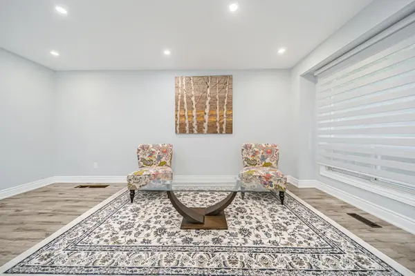 60 Hanson RD #66, Mississauga, ON L5B 2P6