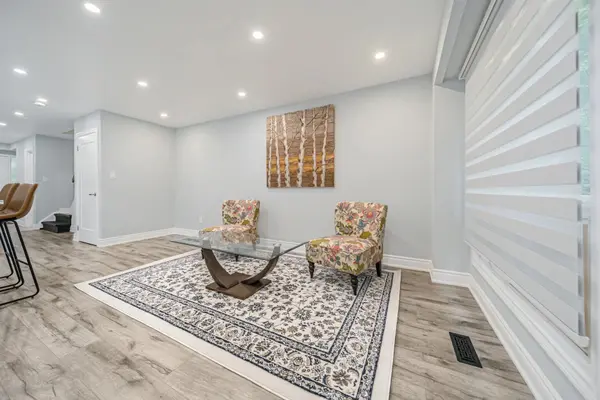 60 Hanson RD #66, Mississauga, ON L5B 2P6