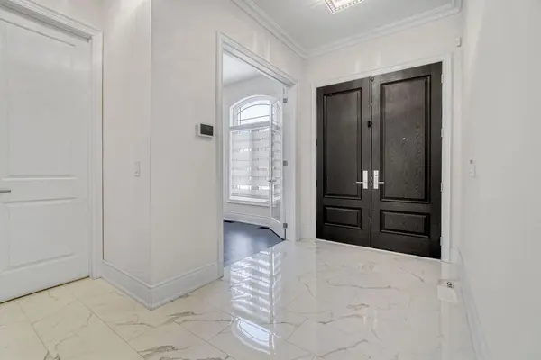 1252 Queens Plate RD, Oakville, ON L6M 5M2