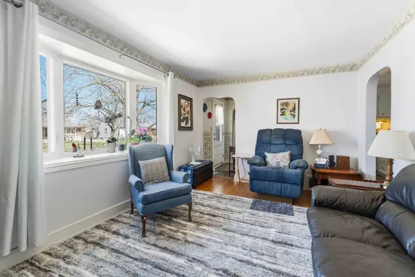 39 McDonald AVE, Thorold, ON L2V 3E5