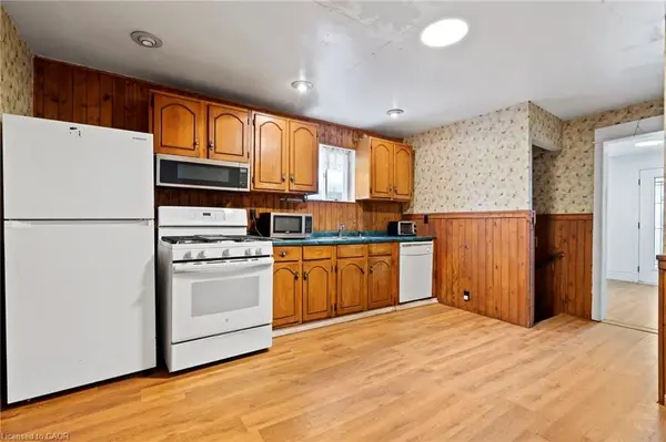 5292 Bridge ST, Niagara Falls, ON L2E 2T3