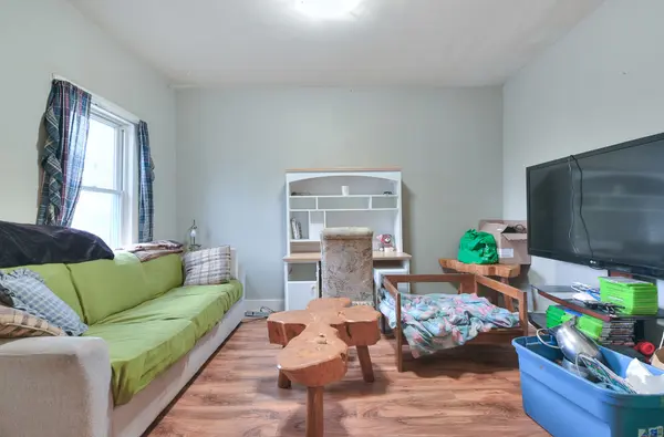 6 Iron ST, Welland, ON L3B 3M4