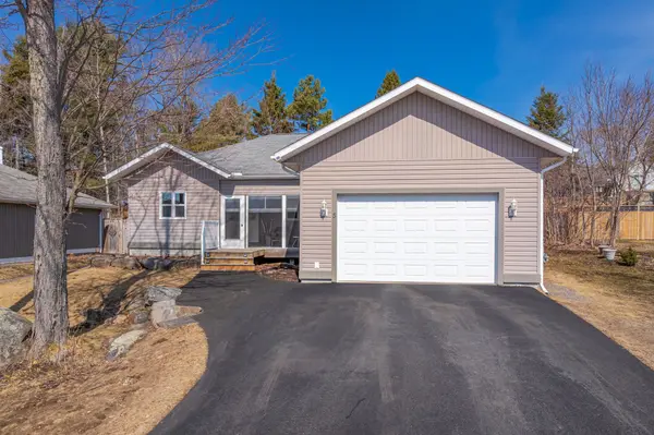 5 Northdown ST, Huntsville, ON P1H 2R3