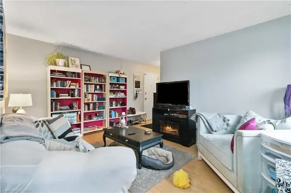 1174 Hamilton RD E #201, London East, ON N5W 1A9