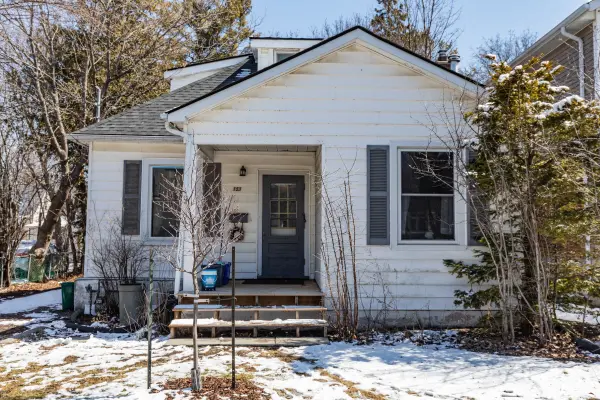 153 Macdonnell ST, Kingston, ON K7L 4B9