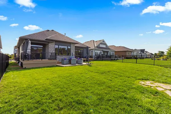 232 Snowberry LN, Georgian Bluffs, ON N0H 1S0