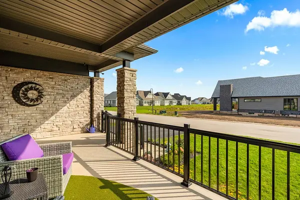 232 Snowberry LN, Georgian Bluffs, ON N0H 1S0