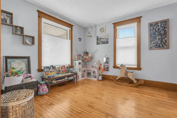 12 Oxford ST E, Blandford-blenheim, ON N0J 1G0