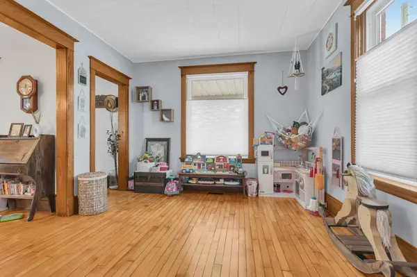 12 Oxford ST E, Blandford-blenheim, ON N0J 1G0