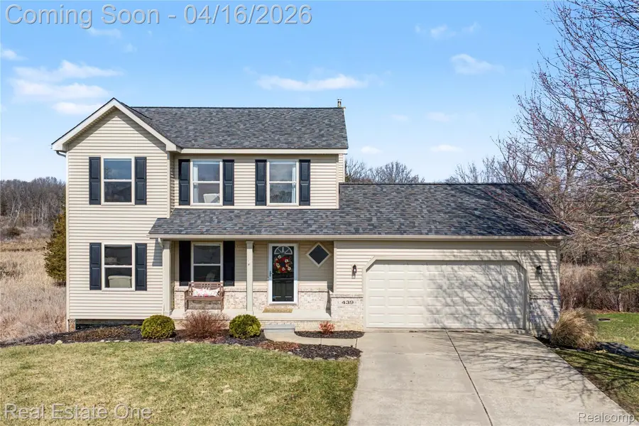 439 Brentwood DR, Pinckney Village, MI 48169