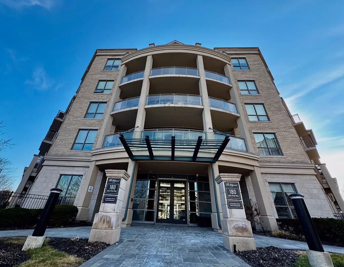 180 John West WAY #413, Aurora, ON L4G 0R3