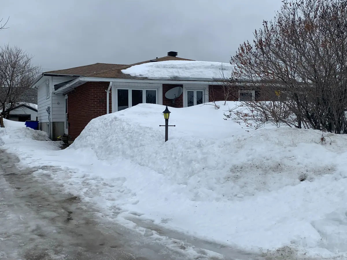 35 Graham LN, Timmins, ON P4N 7Z5