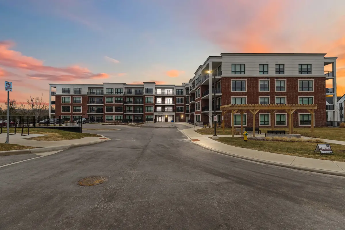 1975 Fountain Grass DR #105, London South, ON N6K 0M3