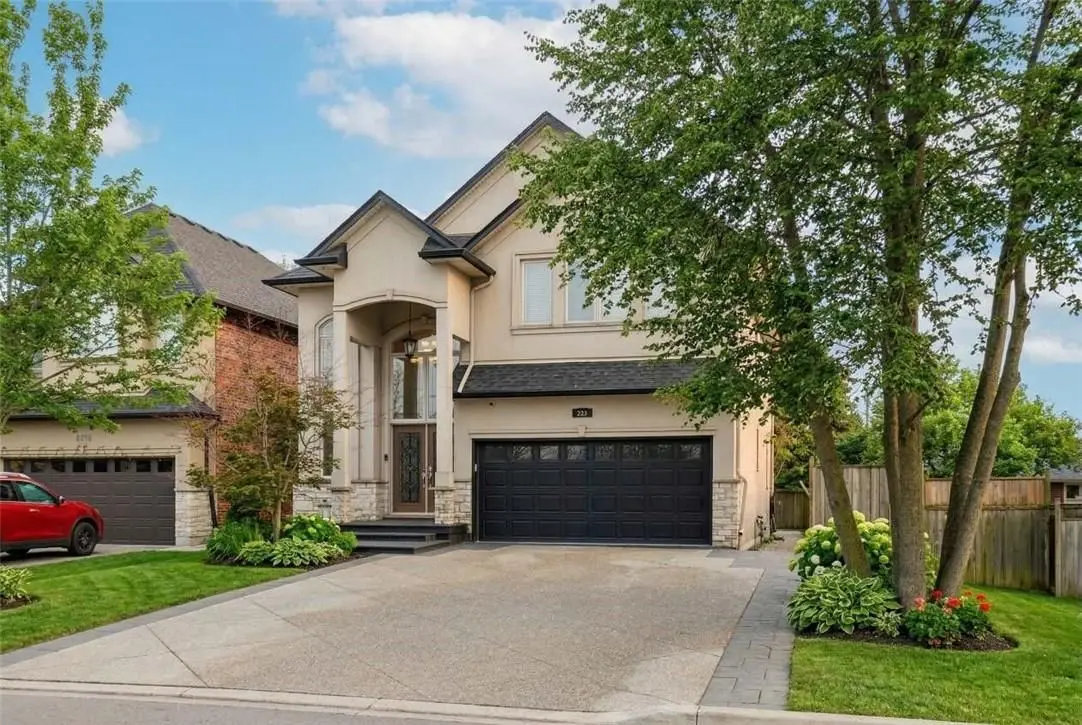 223 Annabelle ST, Hamilton, ON L9C 3T8