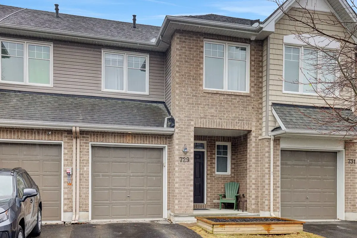 729 Hazelnut CRES, Blossom Park - Airport And Area, ON K1T 0K3