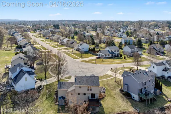 439 Brentwood DR, Pinckney Village, MI 48169