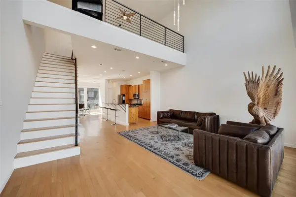 959 W Bluff Street #105, Fort Worth, TX 76102