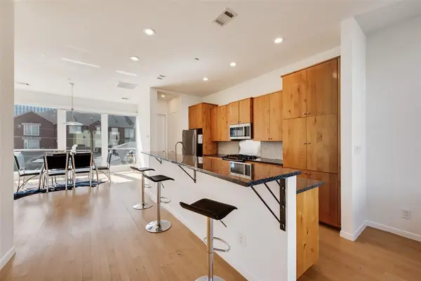 959 W Bluff Street #105, Fort Worth, TX 76102