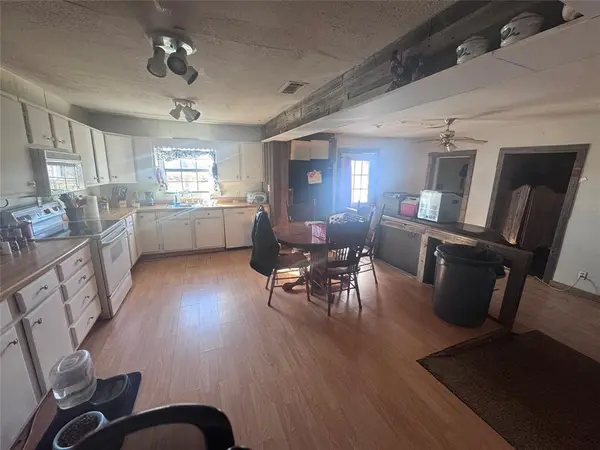 6305 W State Highway 243, Canton, TX 75103