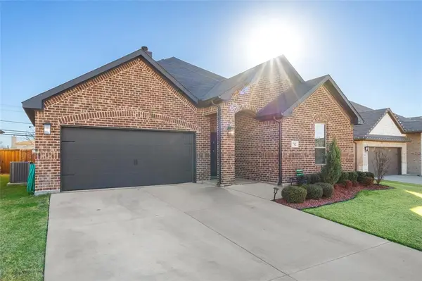 712 Hackamore Street, White Settlement, TX 76108