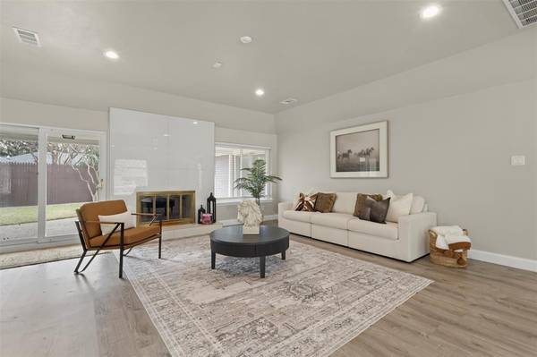 6350 Glennox Lane, Dallas, TX 75214