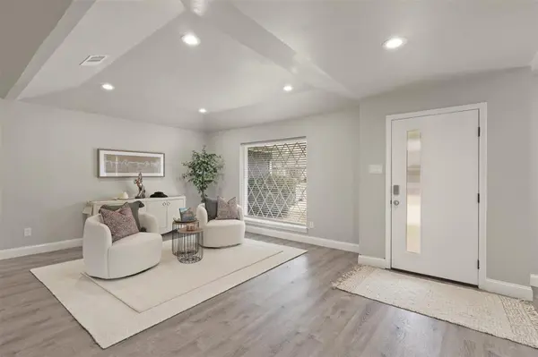 6350 Glennox Lane, Dallas, TX 75214