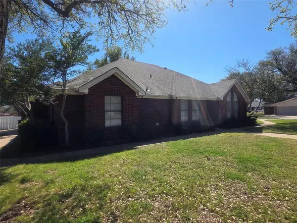 1404 Roanoake Drive, Graham, TX 76450