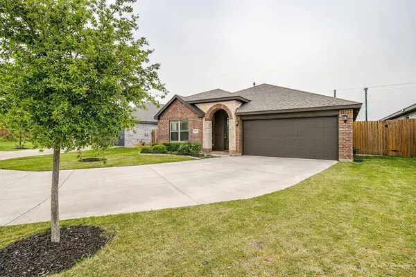1004 Fairfax Drive, Godley, TX 76044
