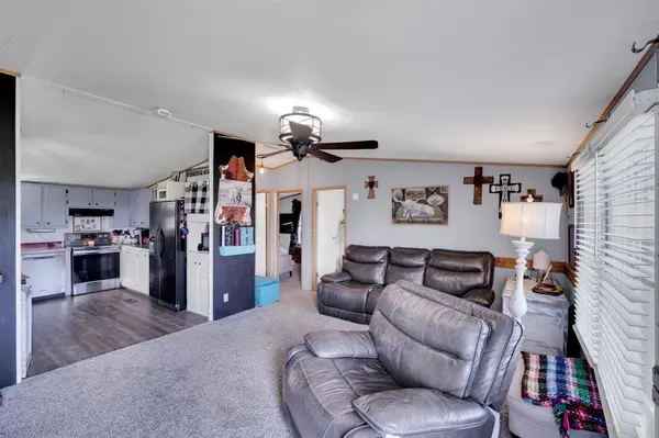 373 Eubanks Road, Maypearl, TX 76064