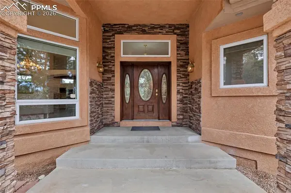 1205 Oakmoor HTS, Colorado Springs, CO 80906