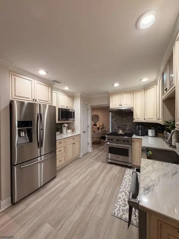 252 Crescenzi Ct, West Orange Twp., NJ 07052