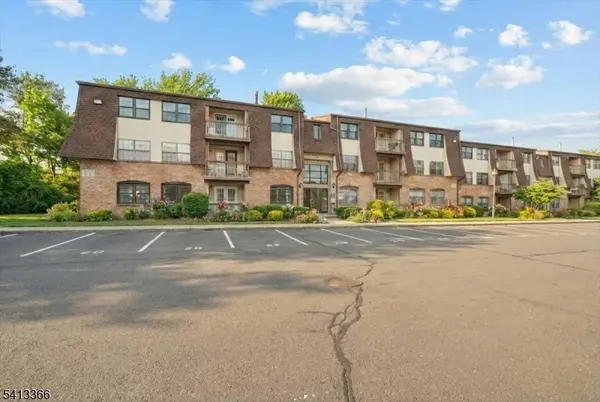 209 Green Hollow Dr,  Woodbridge Twp.,  NJ 08830