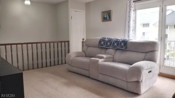 19 Amherst Ct, Hamburg Boro, NJ 07419