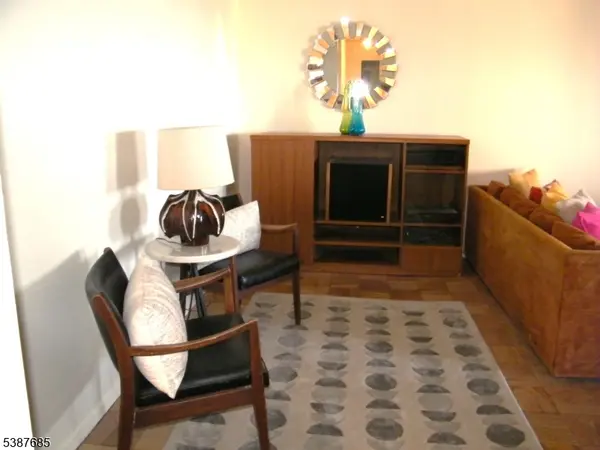 7855 Boulevard East #11F, North Bergen Twp., NJ 07047