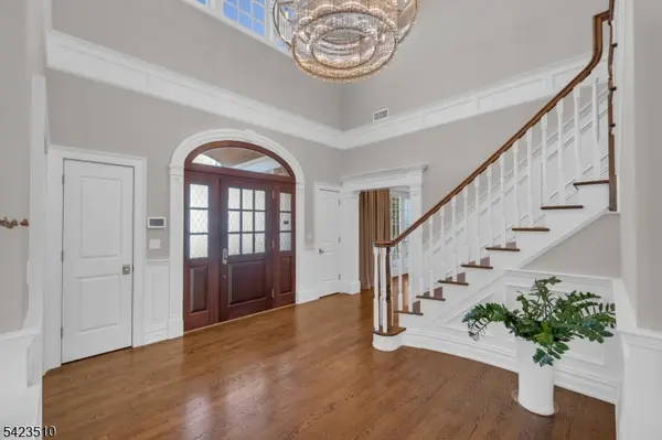 106 Koch Ln, Old Tappan Boro, NJ 07675