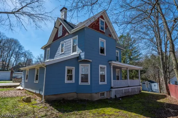 223 Main St, Newton Town, NJ 07860