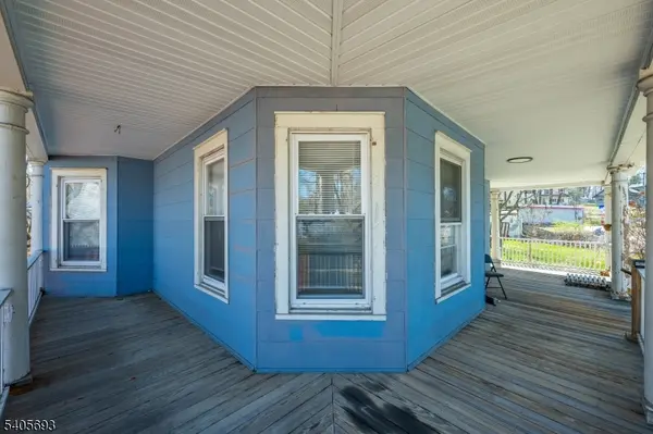 223 Main St, Newton Town, NJ 07860