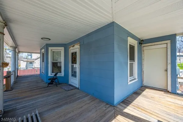 223 Main St, Newton Town, NJ 07860