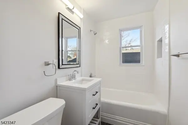 50 Center St, Chatham Boro, NJ 07928