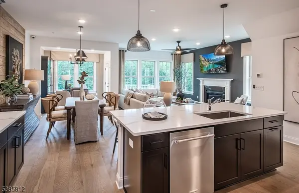 7 Wadsworth Dr #6, Denville Twp., NJ 07834