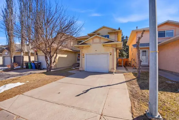 80 Martinglen WAY NE, Calgary, AB T3J3J1