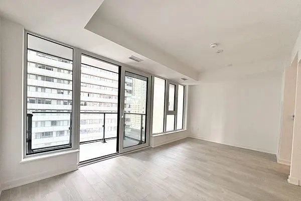 634 Church ST #2511, Toronto C08, ON M4Y 2G3